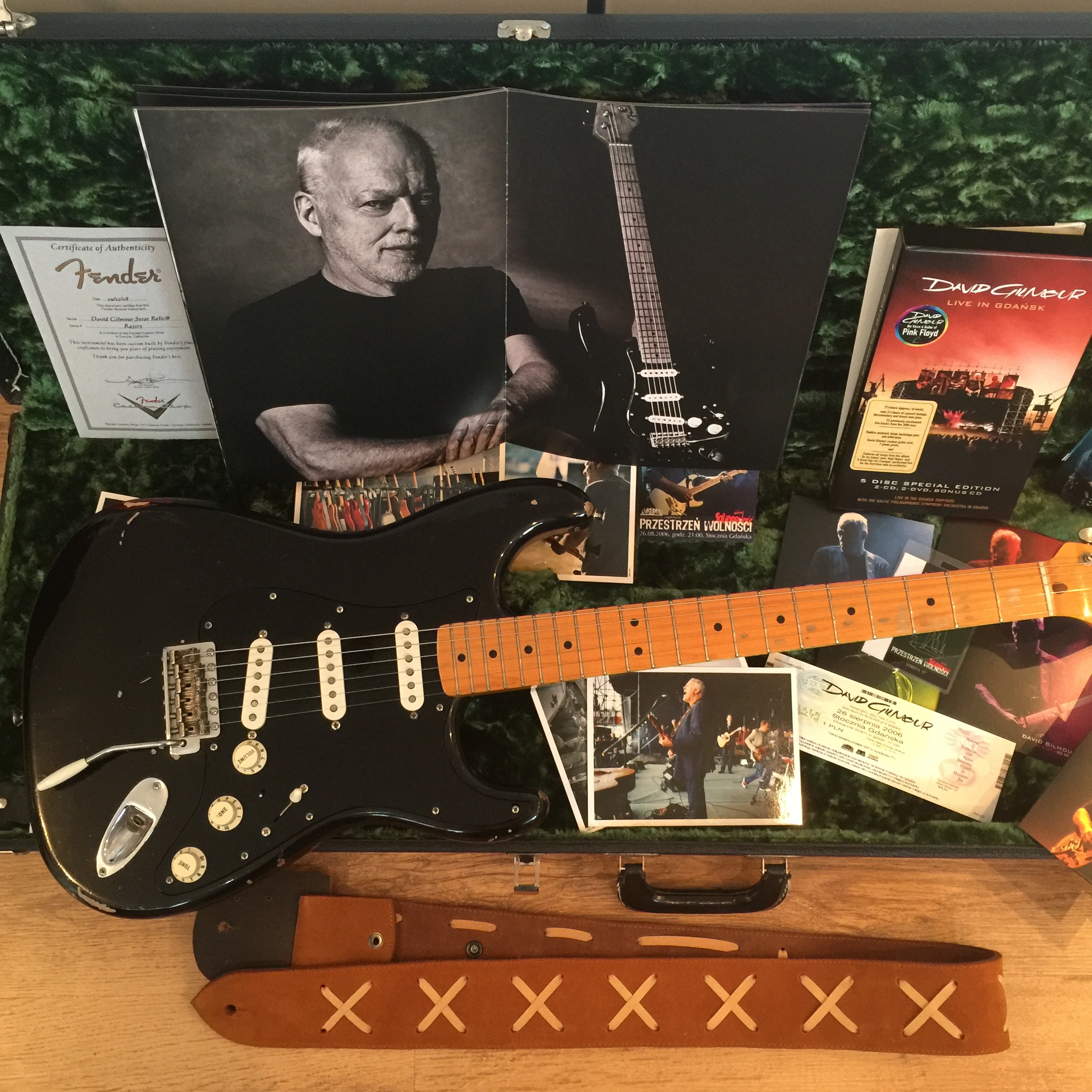 Fender Custom Shop David Gilmour Relic 2000's Black Over Sunburst Relic