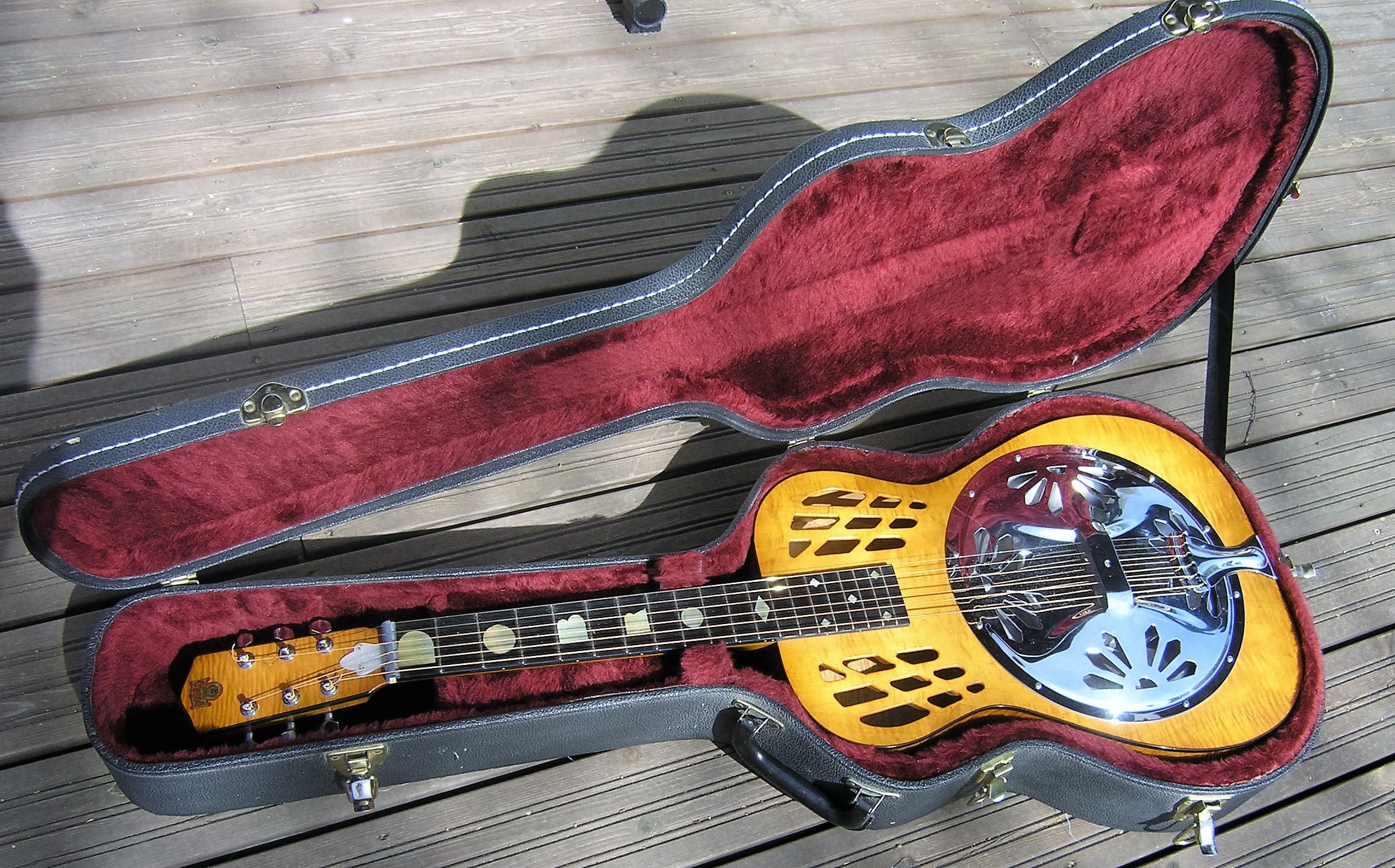 Dobro Zephyr Round Neck Wood Body 1990 Sunburst Guitar For Sale