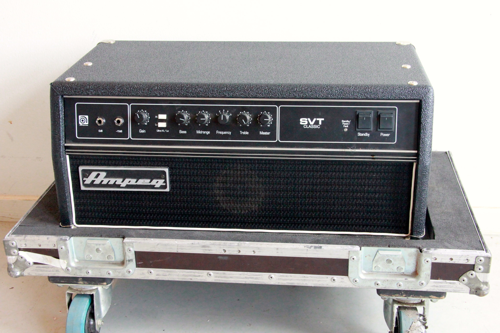 Ampeg SVT Classic 2000 Amp