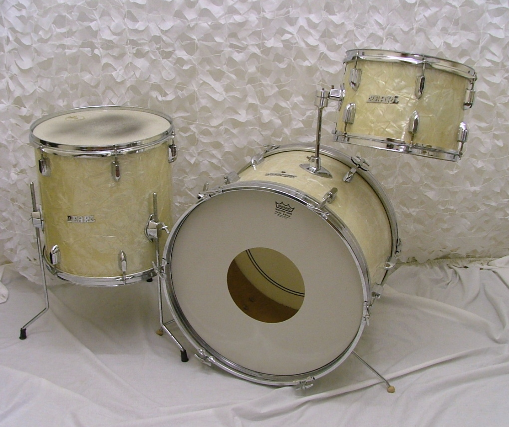Pearl Drum Kit 1960's White Marine Pearl Drum / Percussion For Sale