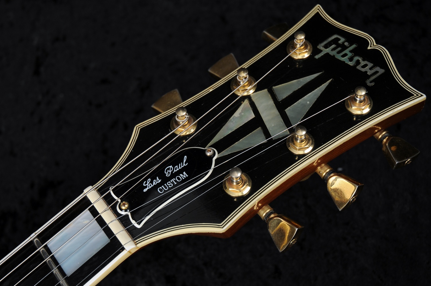 gibsonLes Paul Custom 1986 Tobacco Sunburst with Chainsaw Case