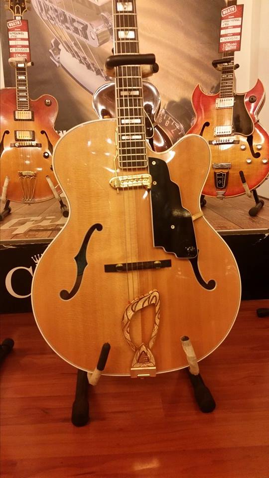 Guild Artist Award 1970's Natural Guitar For Sale Ciampi Trade Company Srl