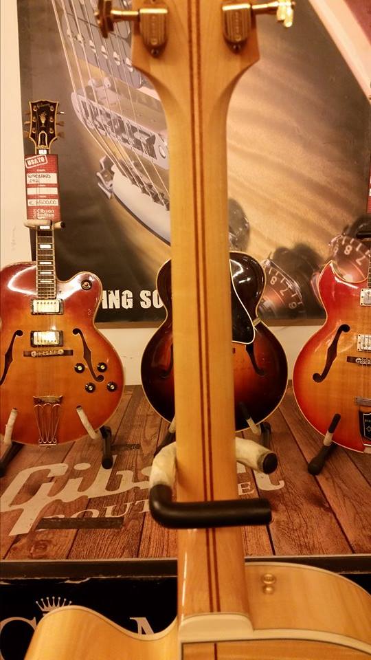 Guild Artist Award 1970's Natural Guitar For Sale Ciampi Trade Company Srl