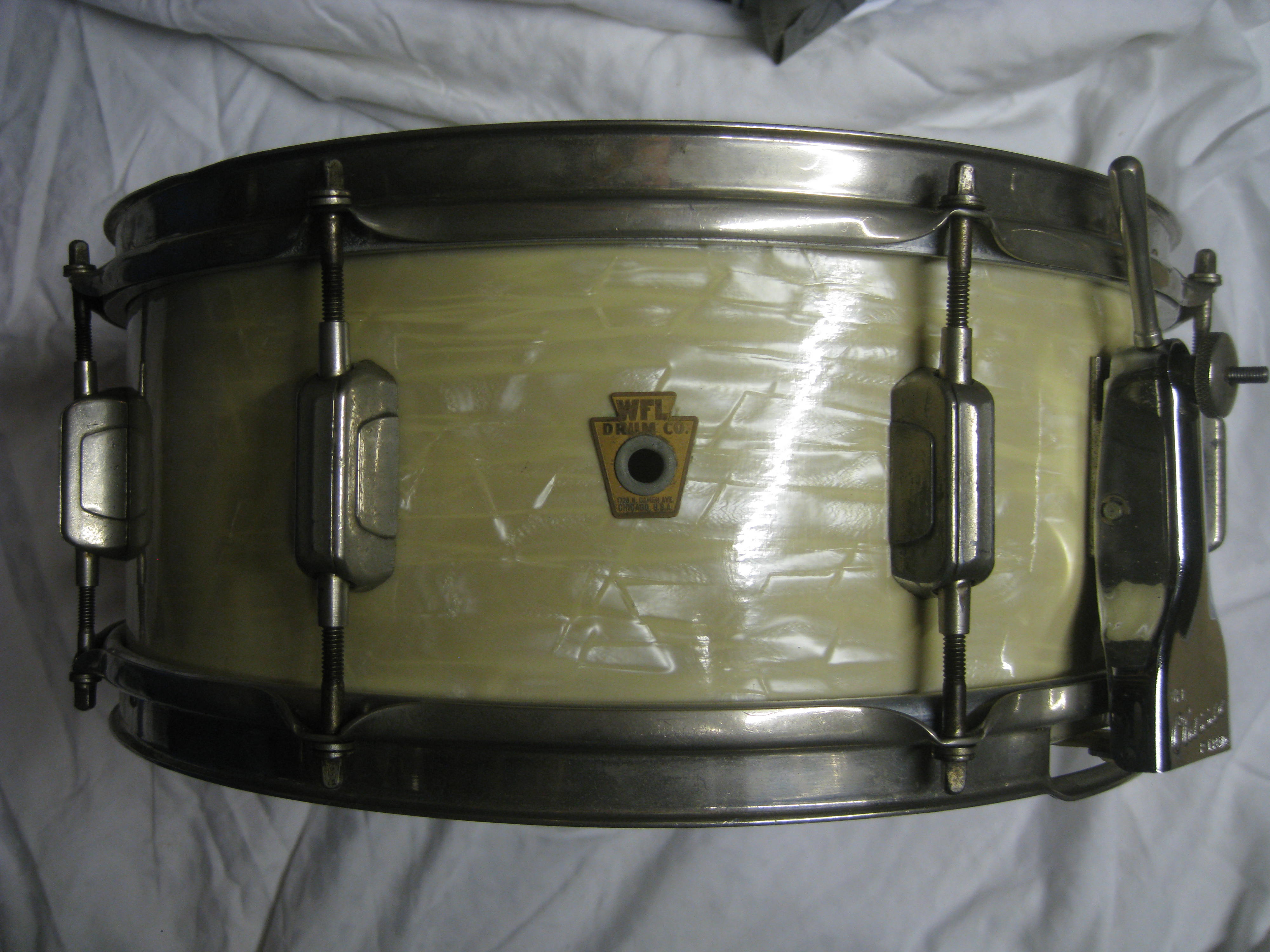 WFL Ludwig Snare Drum 1956 White Marine Pearl Drum / Percussion For