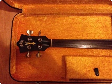 Guild Guild B302   Fretless 1977 Light Brown / Wood Finish