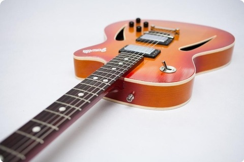 Defil Jowita 1983 Sunburst