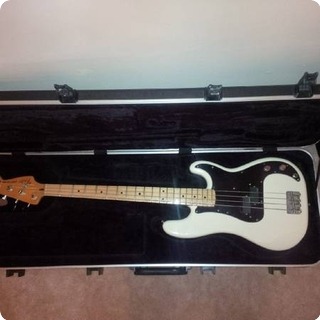 Fender Precision Bass / P Bass 1977 Olympic White