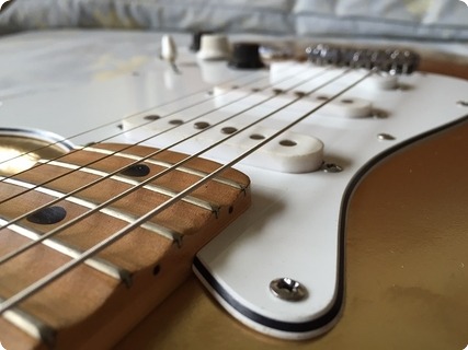 Teisco / Bellwood Strato Style Golden
