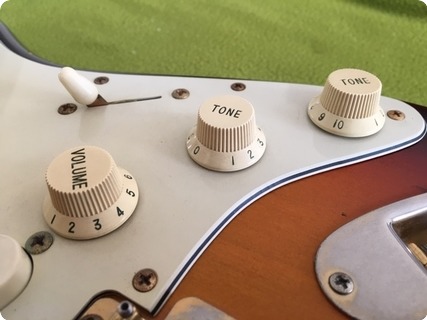 Fender Stratocaster 1979 (800)   Three Tone Burst