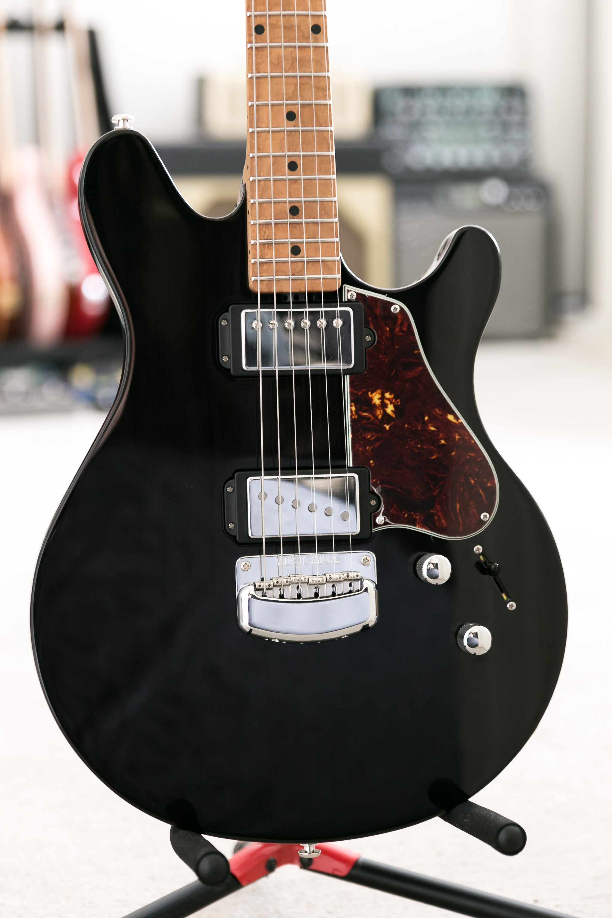 Musicman Usa James Valentine In Black With Roasted Maple Neck, Maro