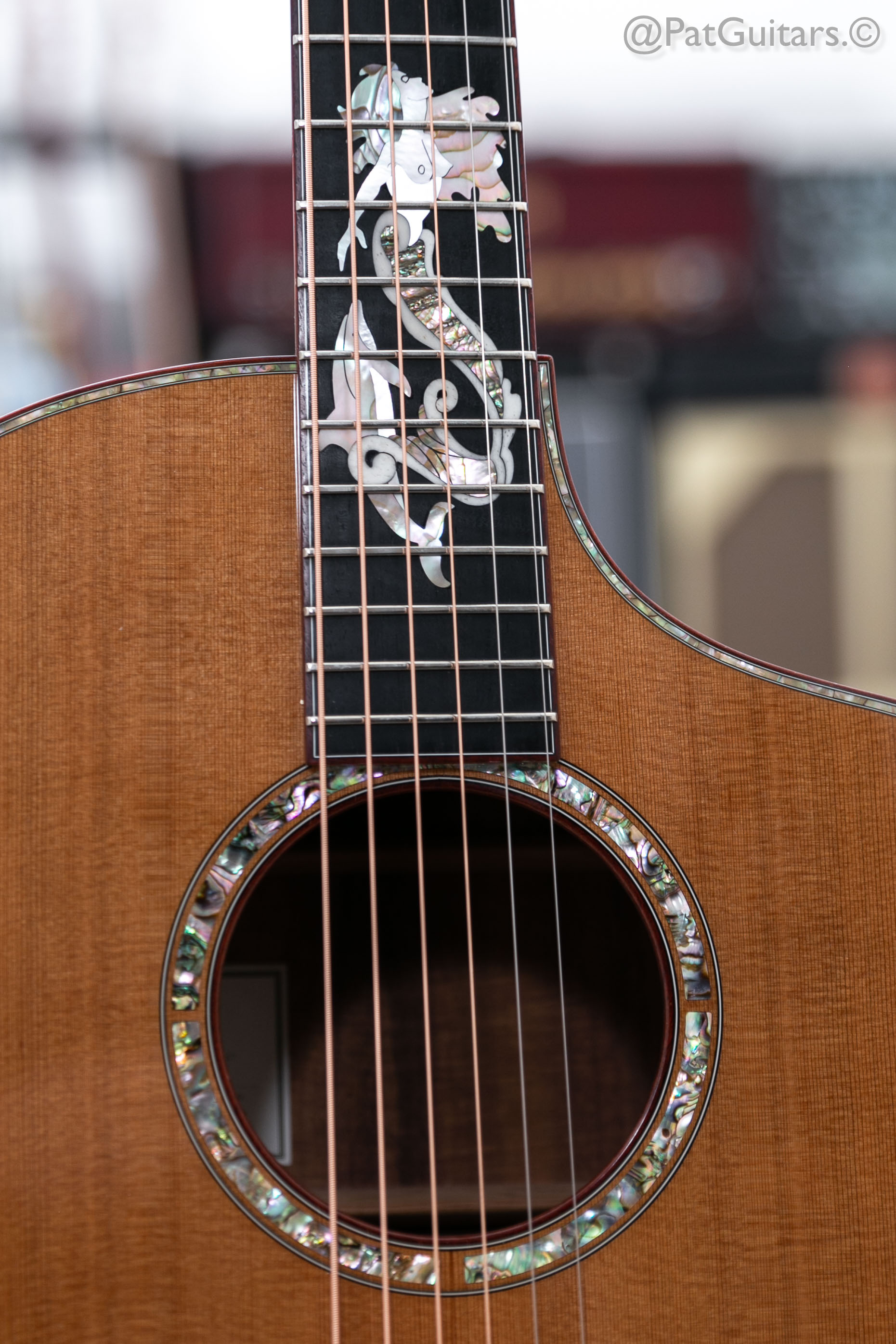 Breedlove Guitars MasterClass King Koa Concert Cutaway Cedar Top In