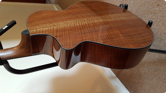 Breedlove Custom Calendar J25 12 2006 Walnut