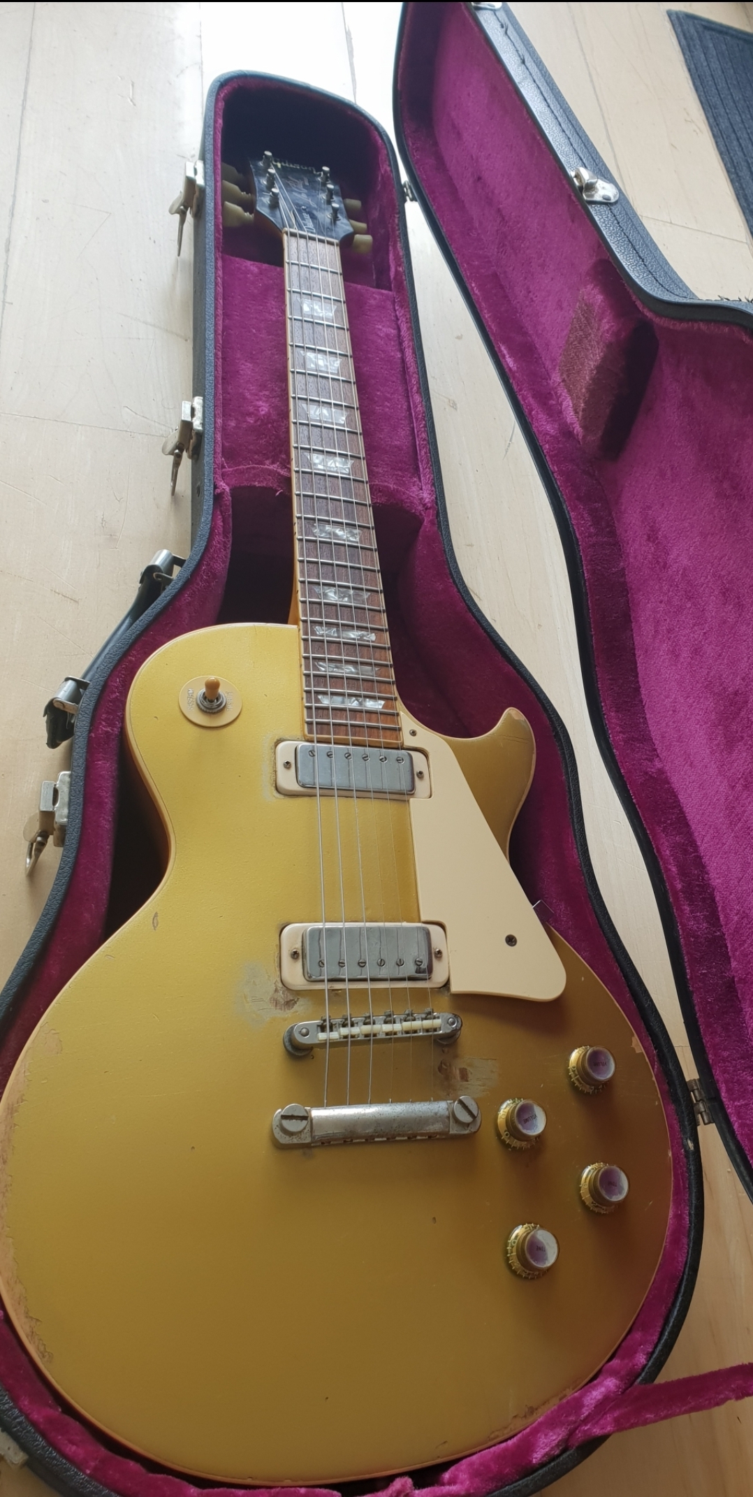 Gibson 1975 Les Paul Deluxe Gold Top