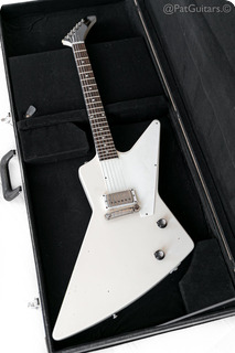 Dwight Guitars Eliminator Korina Explorer In Aged White By Clive Brown 2019