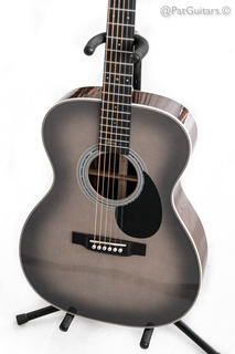 Martin Martin 20th Anniversary Omjm John Mayer Signature In Grey Sunburst. 2023