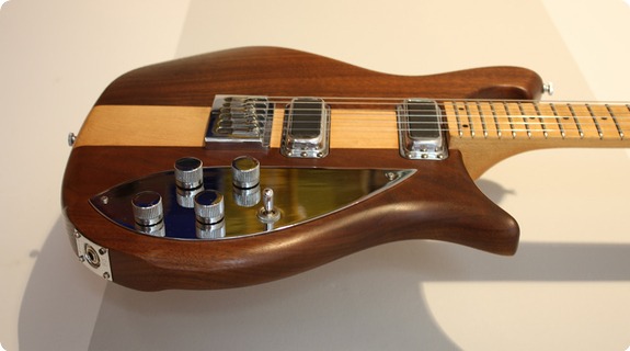 Rickenbacker 650 Dakota 1993 Walnut