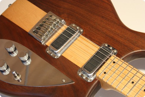 Rickenbacker 650 Dakota 1993 Walnut