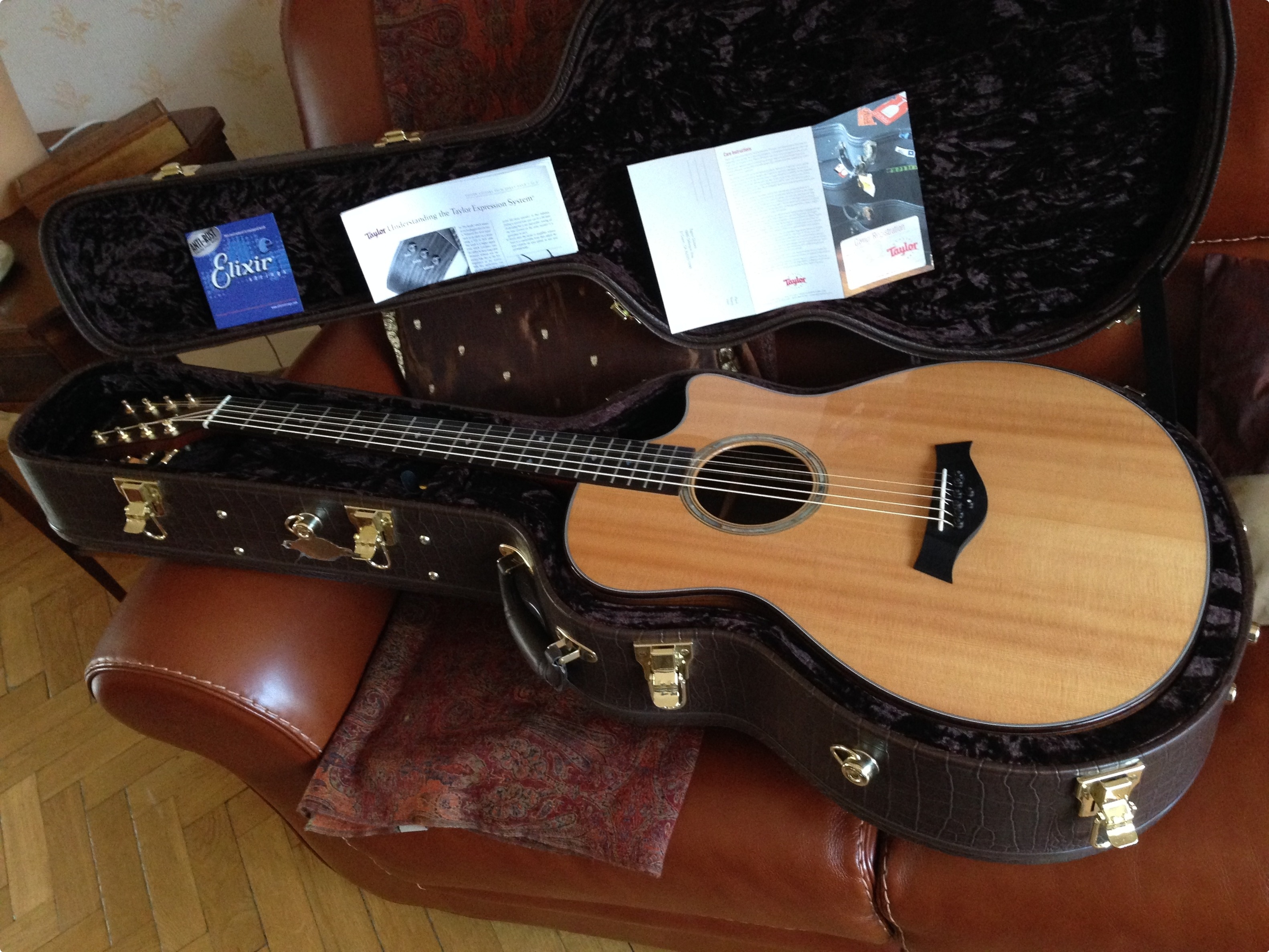 Taylor Baritone 8 2010 Glossy Natural Guitar For Sale