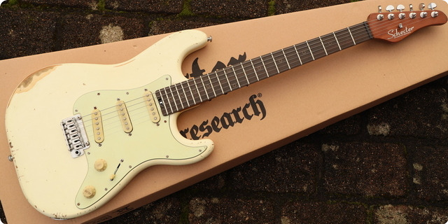Schecter Guitars Nick Johnston Limited Atomic Snow Aged