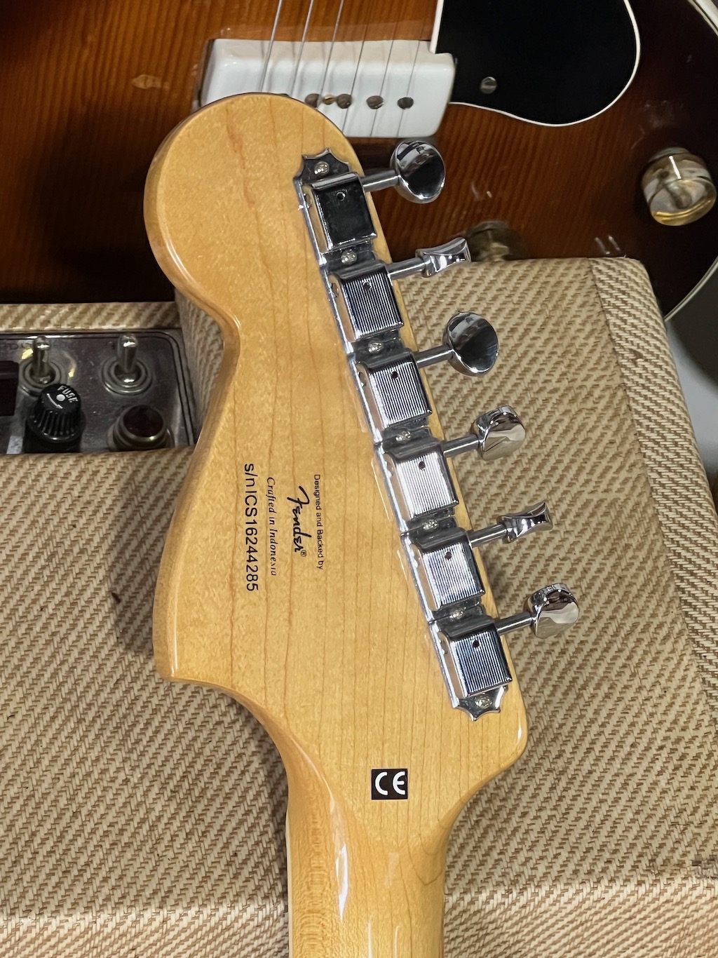 Fender Squier Bass VI 70