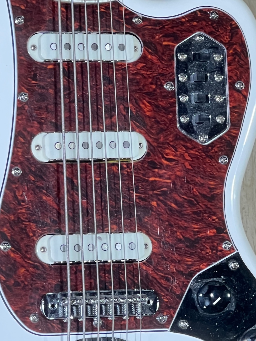 Fender Squier Bass VI 70