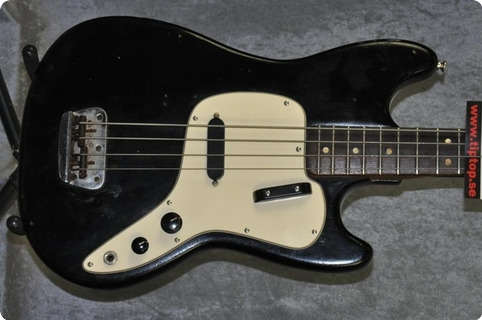 Fender Musicmaster Bass 1972 Black