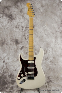 Lefthand Fender Stratocaster American Deluxe Series 2001 Blond