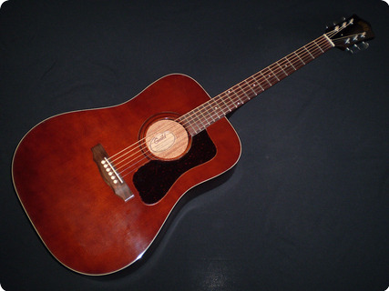 Guild D25m 1975 Mahogany