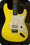 Fender-Tom Delonge Stratocaster Artist Series Blink 182 -2001-Graffiti Yellow