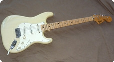 Fender-Stratocaster-1974-Blonde