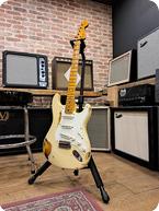 Fender Fender Custom Shop 1956 Stratocaster CZ550419 2021 Heavy Relic Vintage White Over Sunburst 2021 Heavy Relic Vintage White Over Sunburst