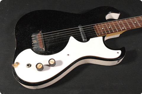 Silvertone 1448 Black