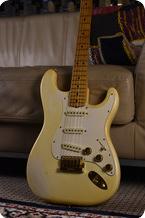 Fender-Stratocaster-1982-Olympic White