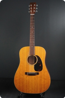 C. F. Martin & Co D 18 1966 Natural
