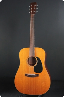 C. F. Martin & Co D 18 1969 Natural
