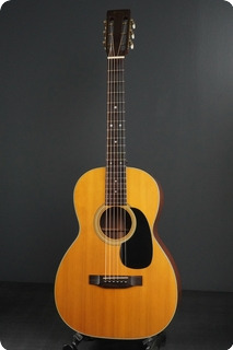 C. F. Martin & Co 00 21 1976 Natural