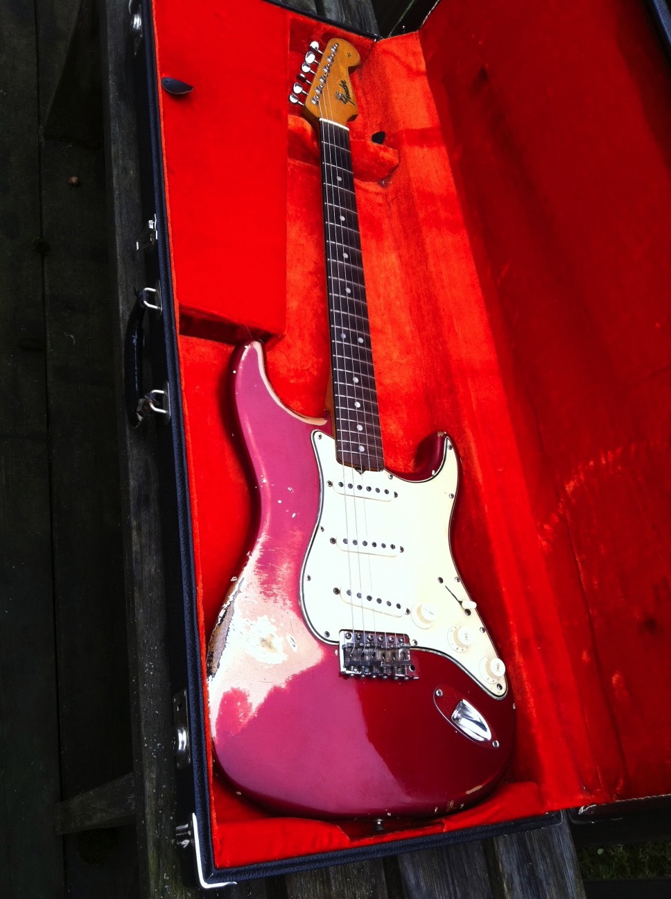 candy apple red stratocaster