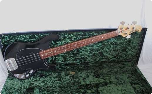 Music Man Sabre (fretless) 1989 Black