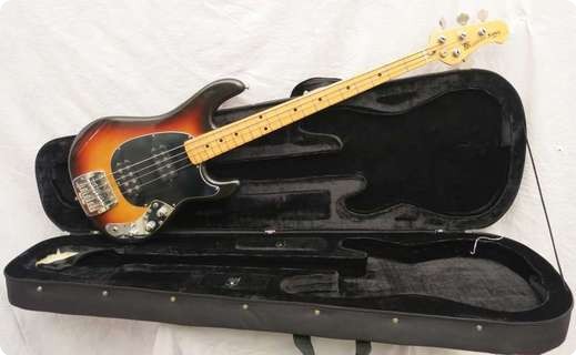 Music Man Sabre (fretless) 1979 3 Tone   Sunburst