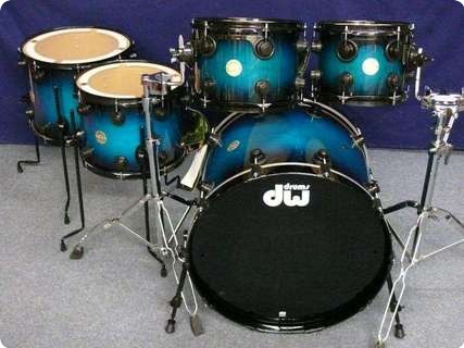 Dw Dw Collector's Laquer Specialty Drumset 2012 Regal Blue To Black Burst