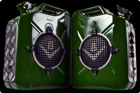 V8 T.a.n.k 20w Travel Set 2012 British Green
