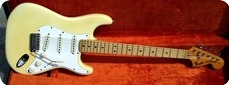 Fender Stratocaster 1972 White Creme