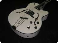 Hofner New President Limited Edition White