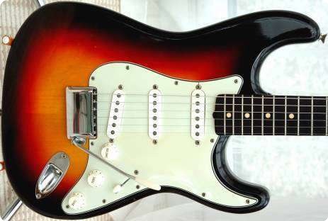 Fender Stratocaster 1962 3tone Sunburst