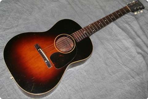 Gibson Banner Lg 2 1943 Sunburst