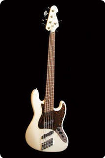 Stevens Custom Guitars Stevens Fanned Bass Vintage White