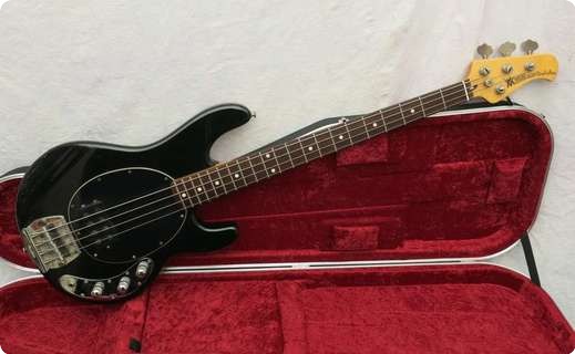 Musicman Stingray 1986 Black 