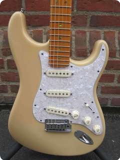 Fender Deluxe Stratocaster 2005 Vintage White