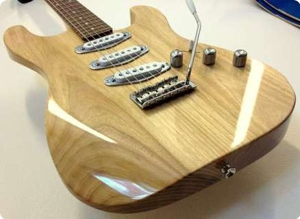 Husemoens Gitarmakeri St Style Elm   Made To Order