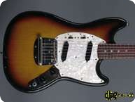 Fender Mustang 1972 3 tone Sunburst